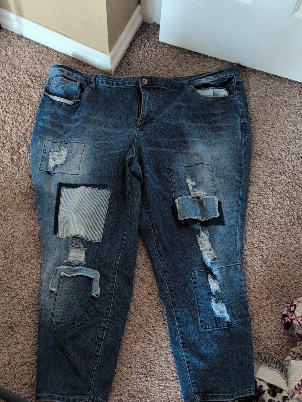Women's Dark Blue Distressed Patchwork Cropped Jeans